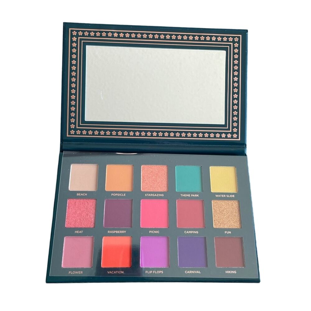 ❗️NEW❗️Ace Beaute Nostalgia Eyeshadow Palette